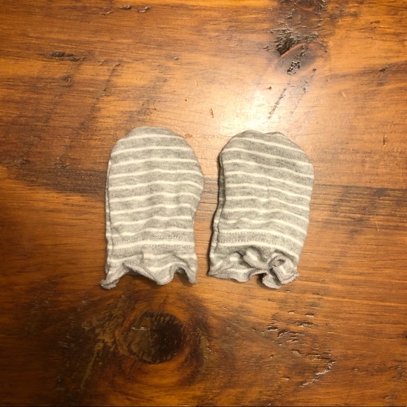 4 PIECES/$15 Carter’s No-scratch Patterned Mitts, 100% Cotton, Set of 4 - Picture 7 of 7